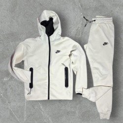 ΣΕΤ NIKE TECH FLEECE ΣΕ ΕΚΡΟΥ ΧΡΩΜΑ SET-4512