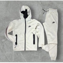 ΣΕΤ NIKE TECH FLEECE ΣΕ ΕΚΡΟΥ ΧΡΩΜΑ SET-4512
