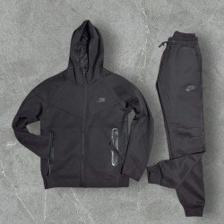 ΣΕΤ NIKE TECH FLEECE ΣΕ ΜΑΥΡΟ ΧΡΩΜΑ SET-4515